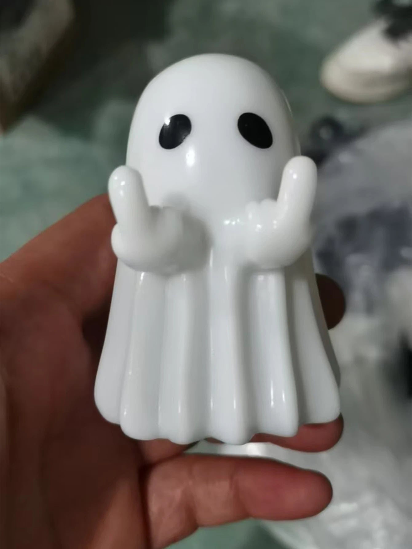 Middle Finger Cute Ghost Statue, Ghosts Small Scary Ghost Figurines, Home Decorations, Coffee Table Centerpieces Shelf