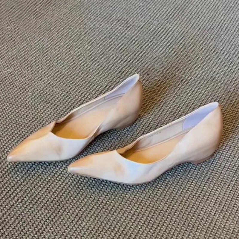 High-quality Simple and Stylish Soft Shallow Mouth Pointed Heel Sandals Shoes 2025 Outside New Retro Comfort Soft