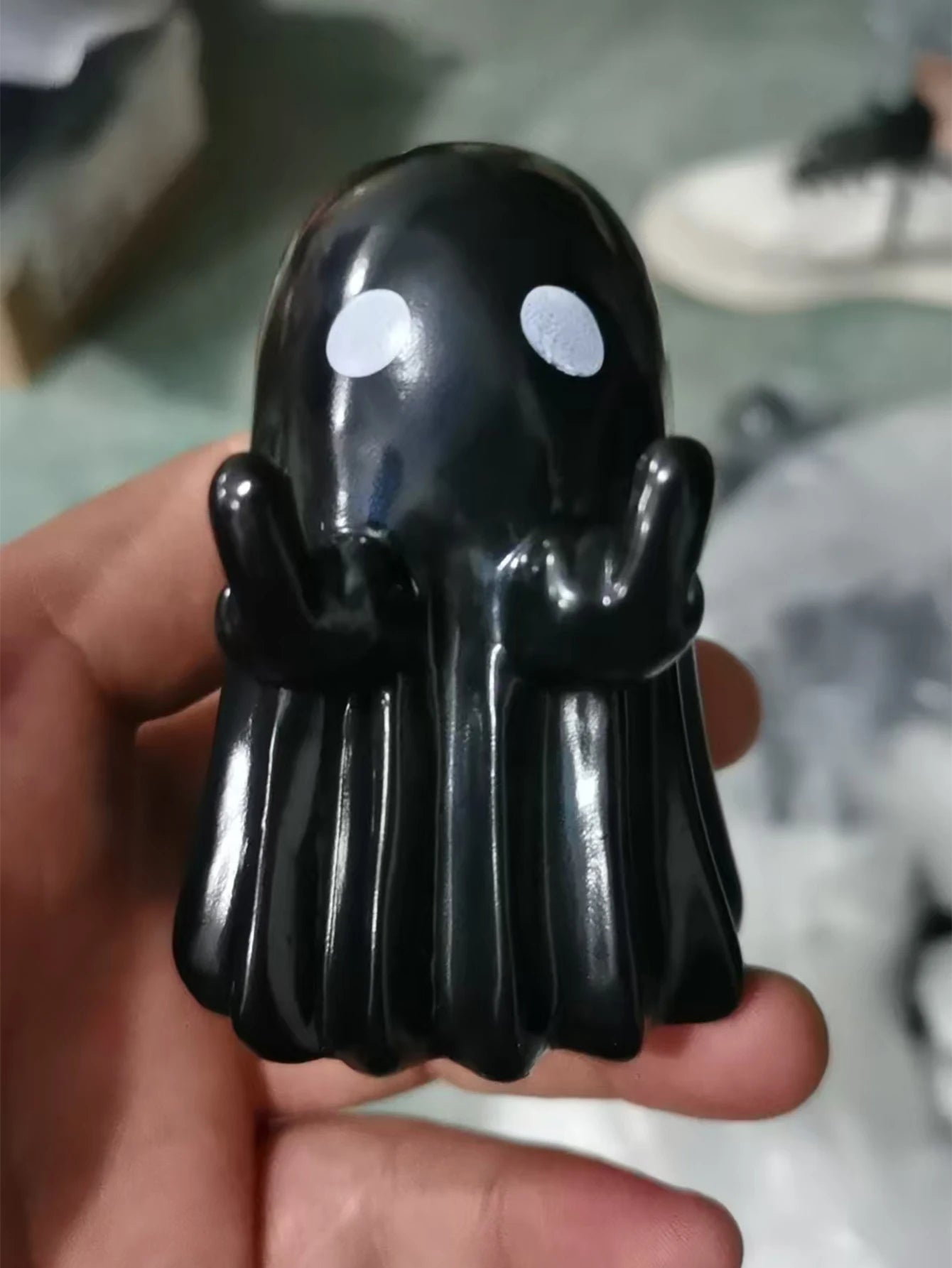 Middle Finger Cute Ghost Statue, Ghosts Small Scary Ghost Figurines, Home Decorations, Coffee Table Centerpieces Shelf