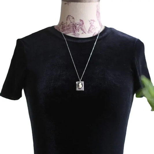 Gothic White Cat Pendant Necklace For Women Vintage Creative Necklace Page Turnable Book Shaped Necklace Party Jewelry No Box