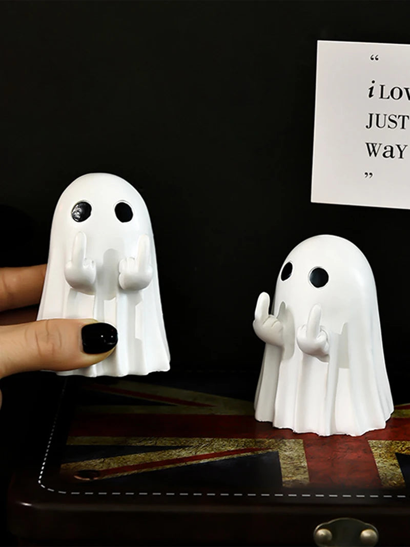 Cute ghost ornament, suitable for office desk decoration, a multifunctional and unique gift for family and friends on Halloween,