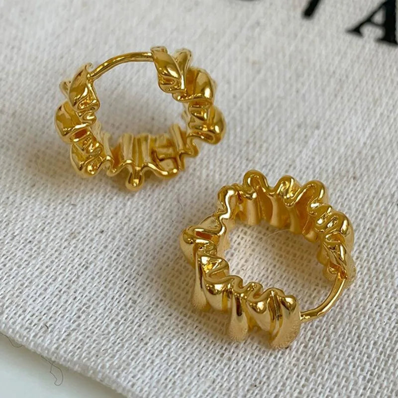 Geometric Irregular Round Hoop Earrings for Girl Unique Design Wrinkled Wave Earring Retro High-end Jewelry Wholesale Daily Wear