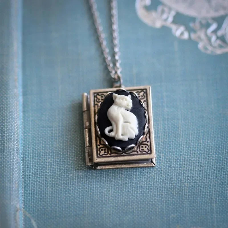 Gothic White Cat Pendant Necklace For Women Vintage Creative Necklace Page Turnable Book Shaped Necklace Party Jewelry No Box
