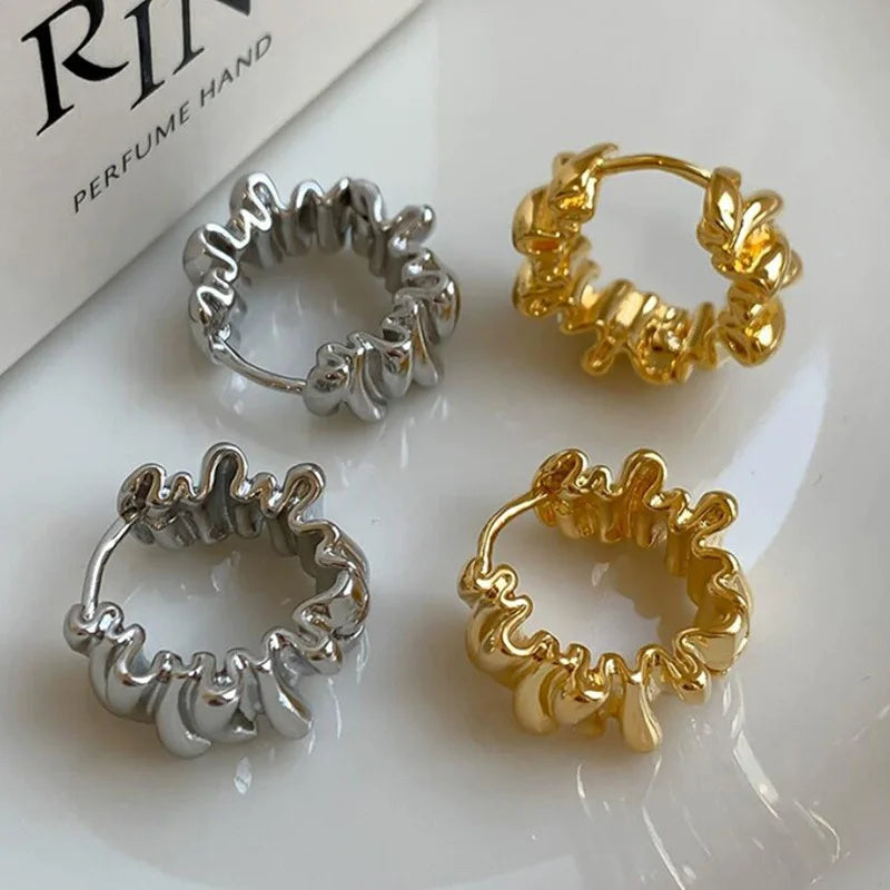 Geometric Irregular Round Hoop Earrings for Girl Unique Design Wrinkled Wave Earring Retro High-end Jewelry Wholesale Daily Wear