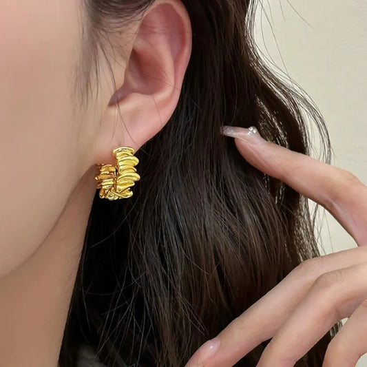 Geometric Irregular Round Hoop Earrings for Girl Unique Design Wrinkled Wave Earring Retro High-end Jewelry Wholesale Daily Wear